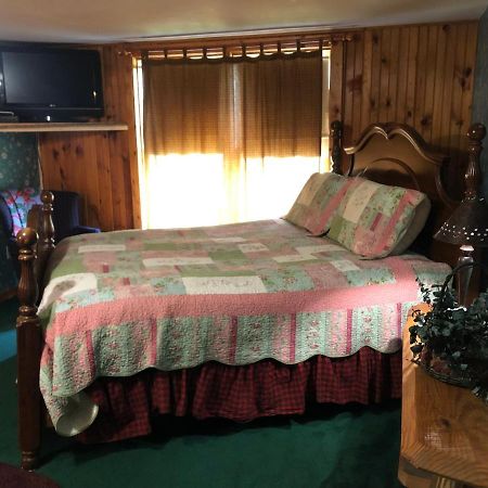 Smokies Bed And Breakfast - Evergreen Cottage Inn Pigeon Forge Exterior photo