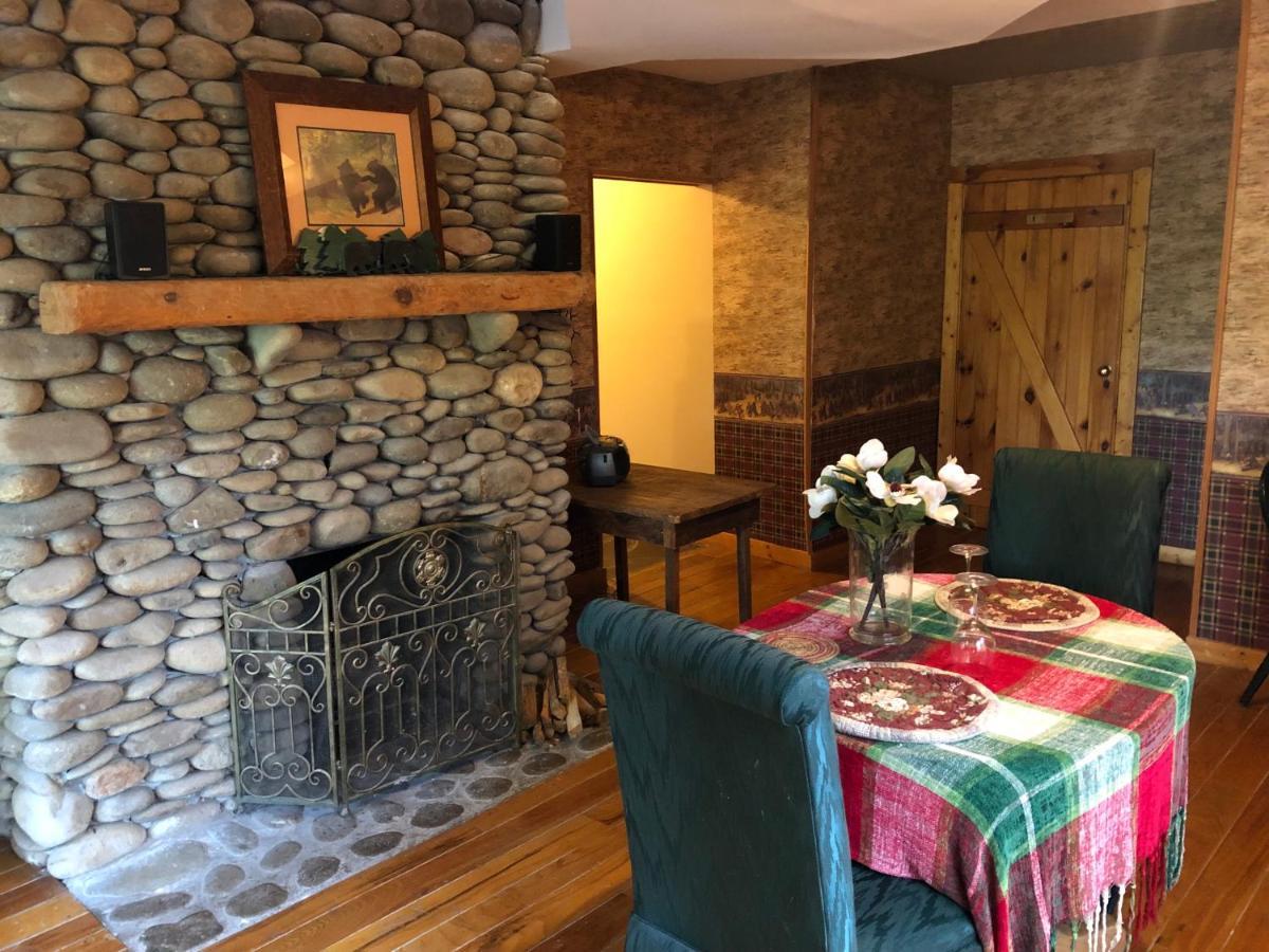 Smokies Bed And Breakfast - Evergreen Cottage Inn Pigeon Forge Exterior photo