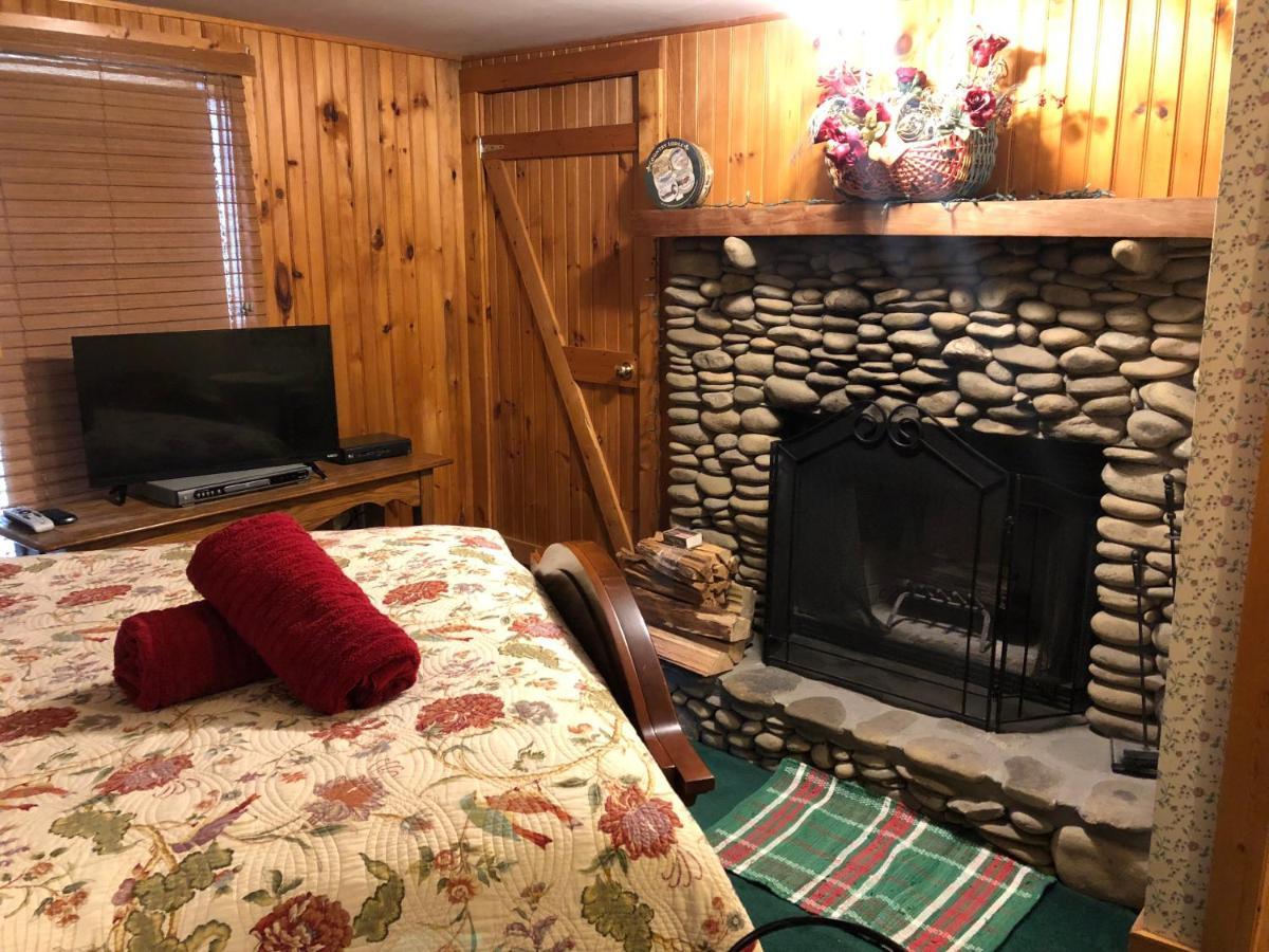 Smokies Bed And Breakfast - Evergreen Cottage Inn Pigeon Forge Exterior photo